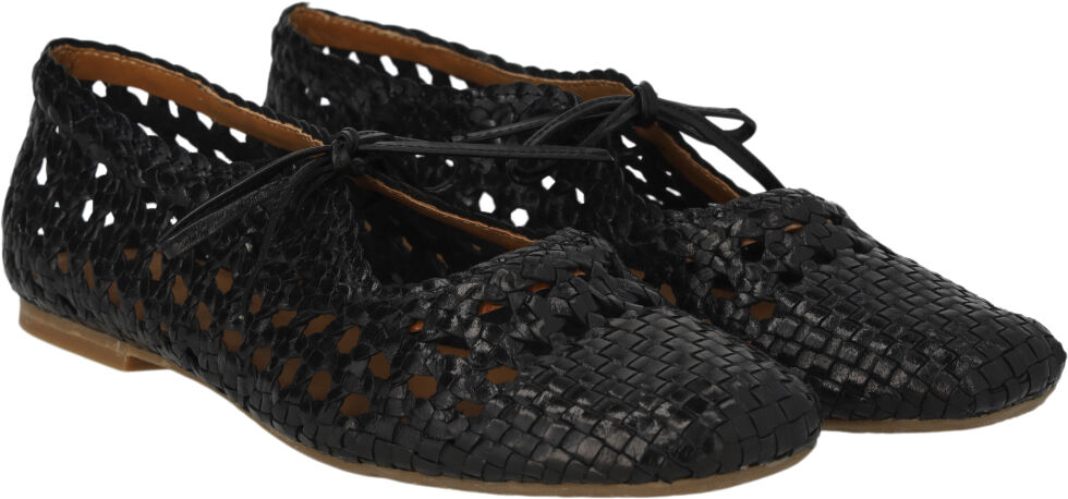 Bl&oslash;d h&aring;ndflettet ballerina med sl&oslash;jfedetalje