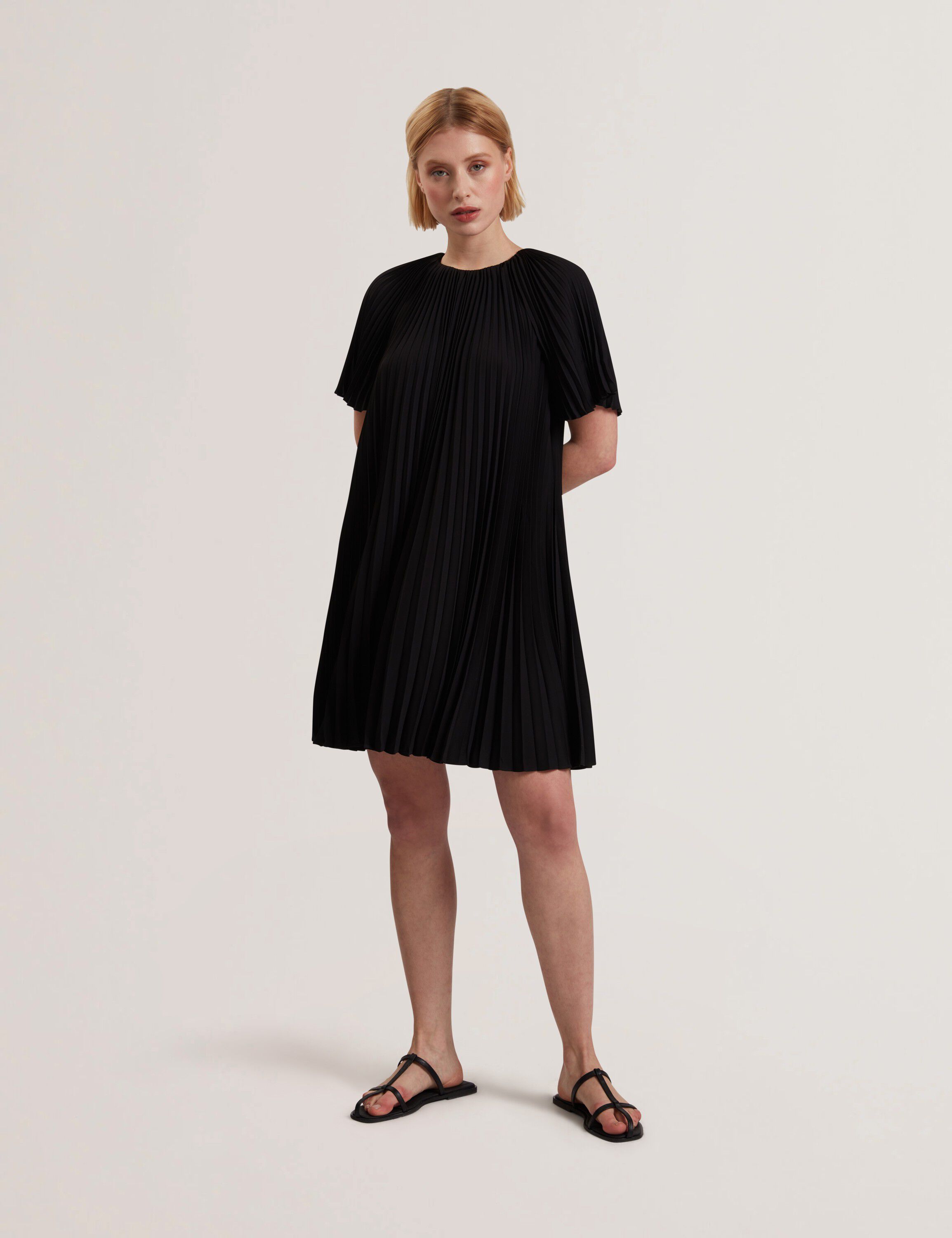 CONVALA Short Sleeve Pleated Mini D