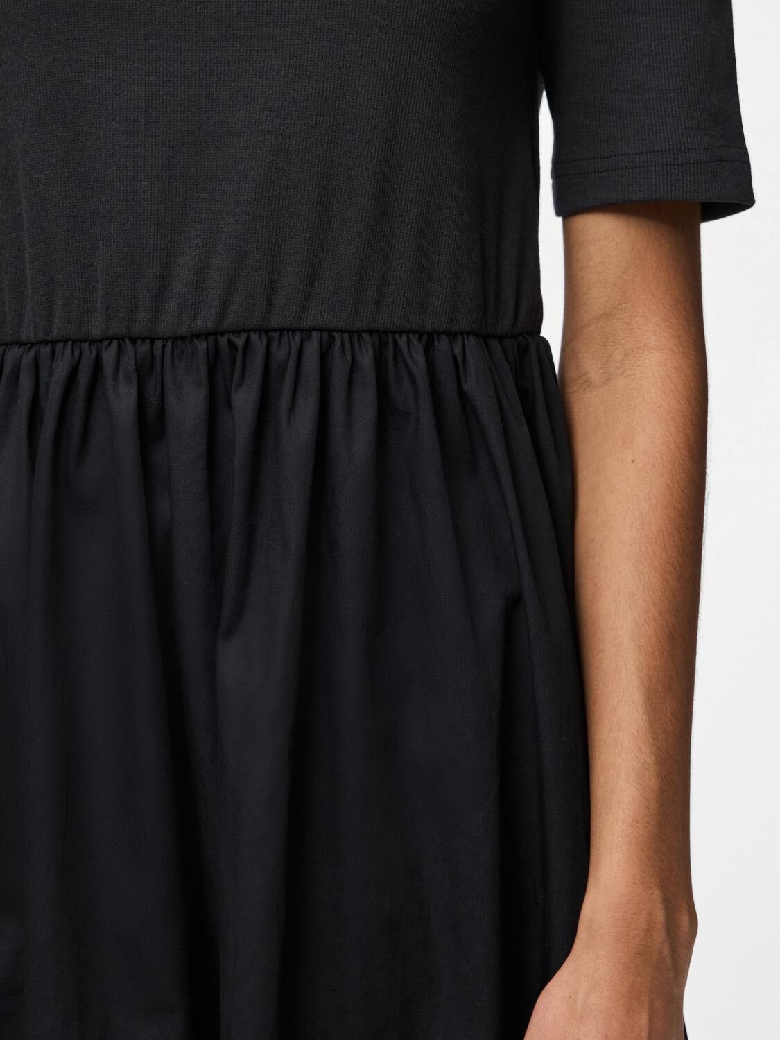 PCTONYA SS MIDI DRESS WVN