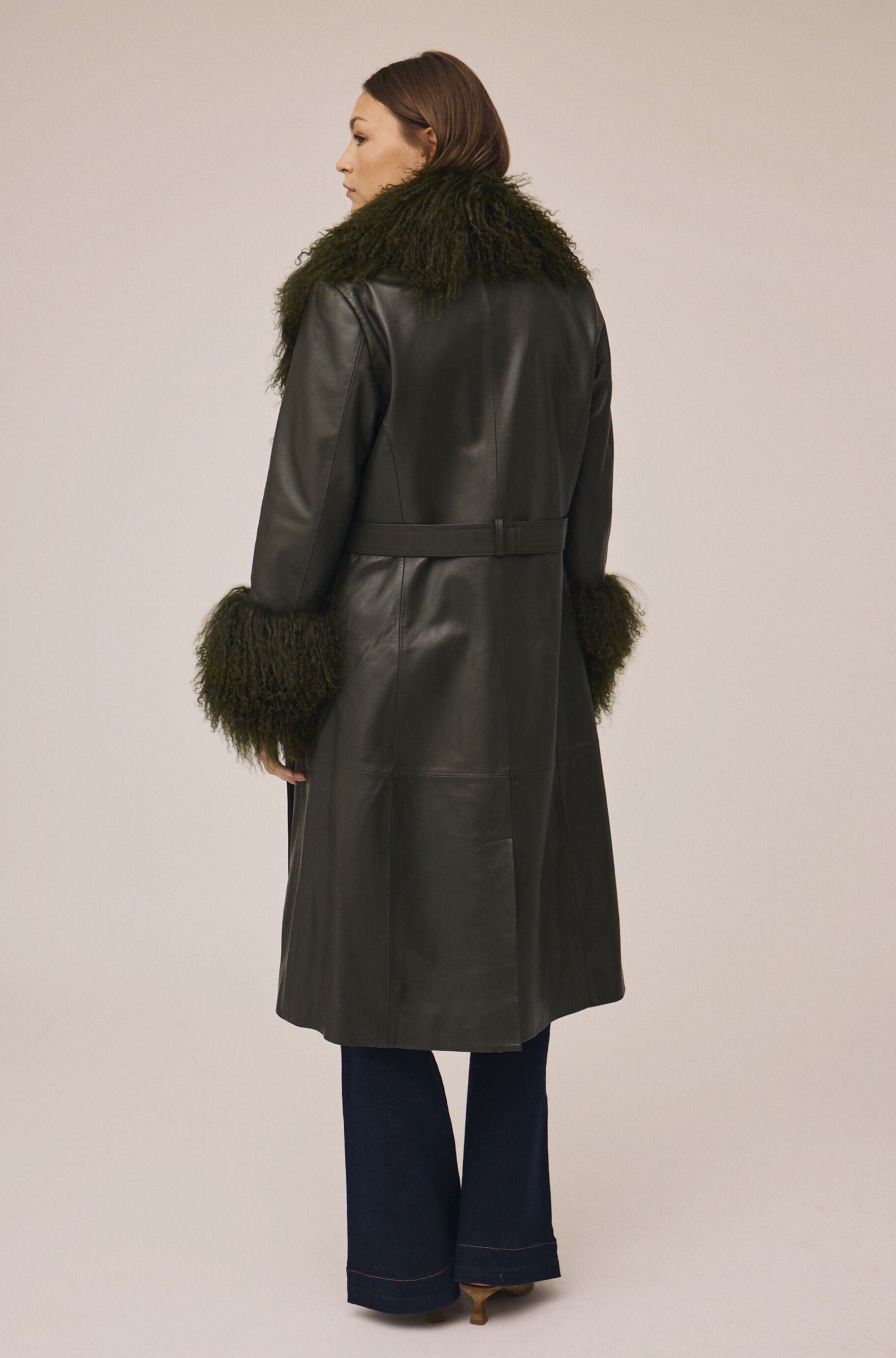 Tana 6 skin coat with lamb fur deetails - LWG