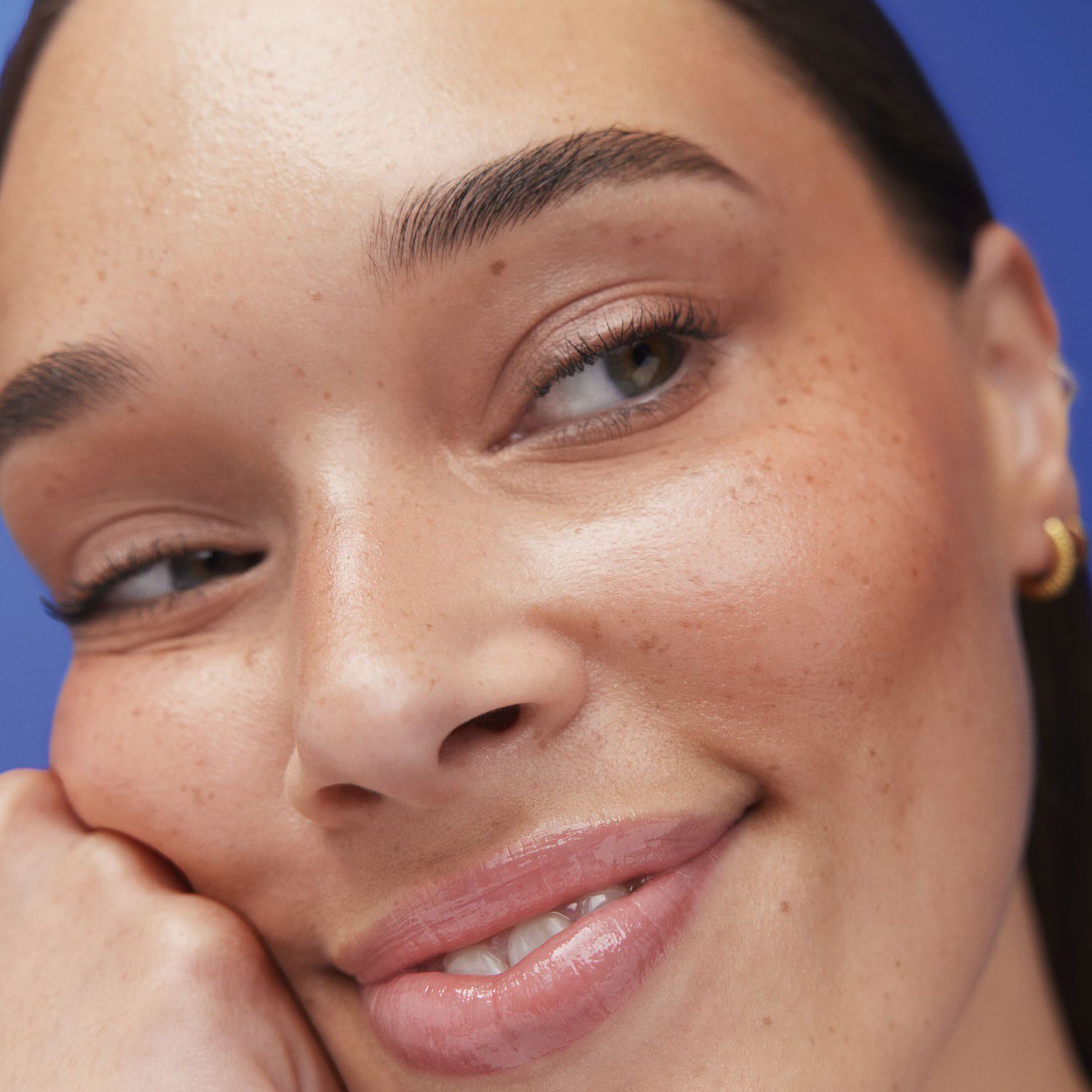 GLOW Makeup Setting Spray - 12 timers hold, ingen overf&oslash;rsel, lysende