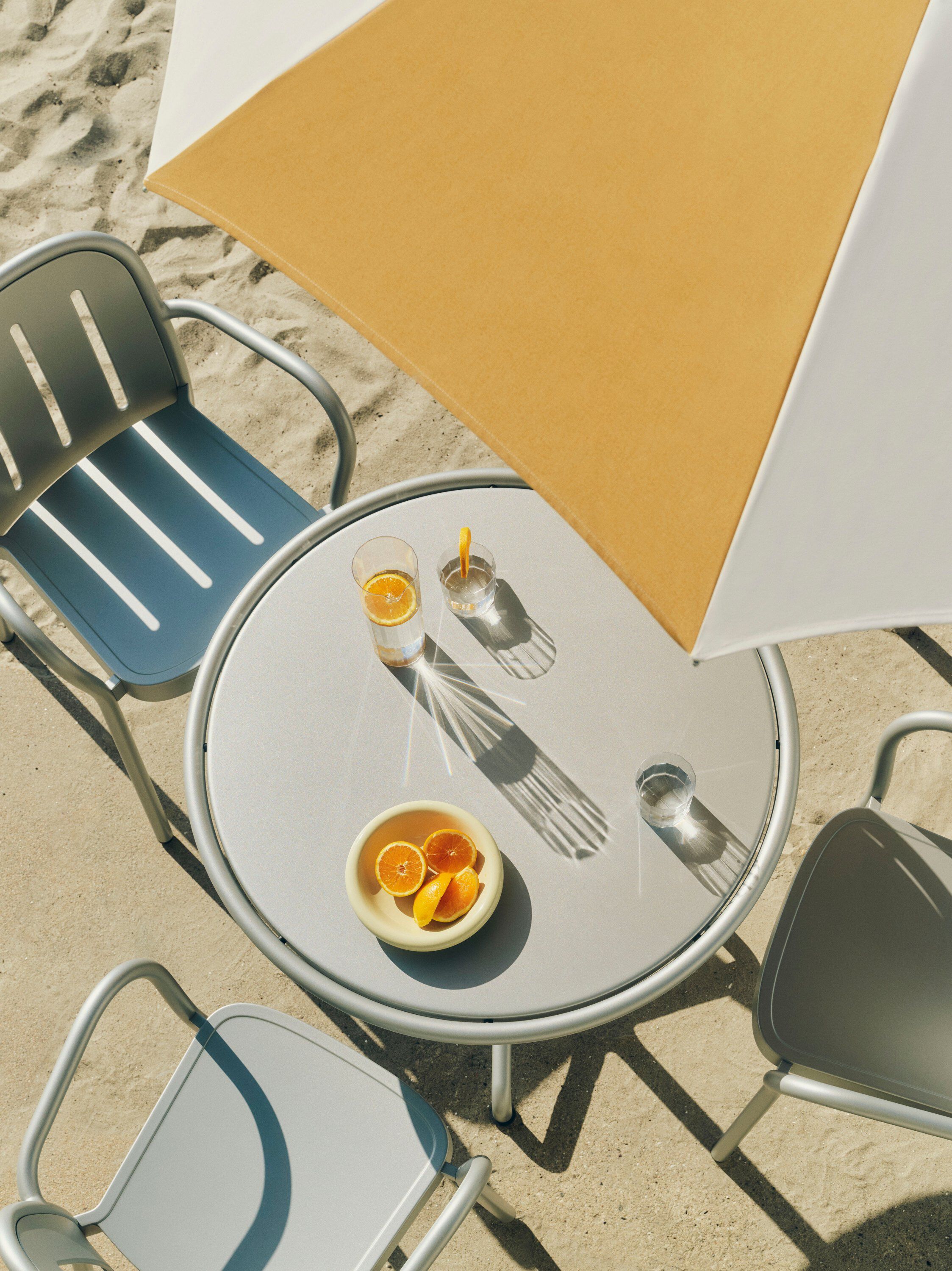 Deville Table Silver grey powder co