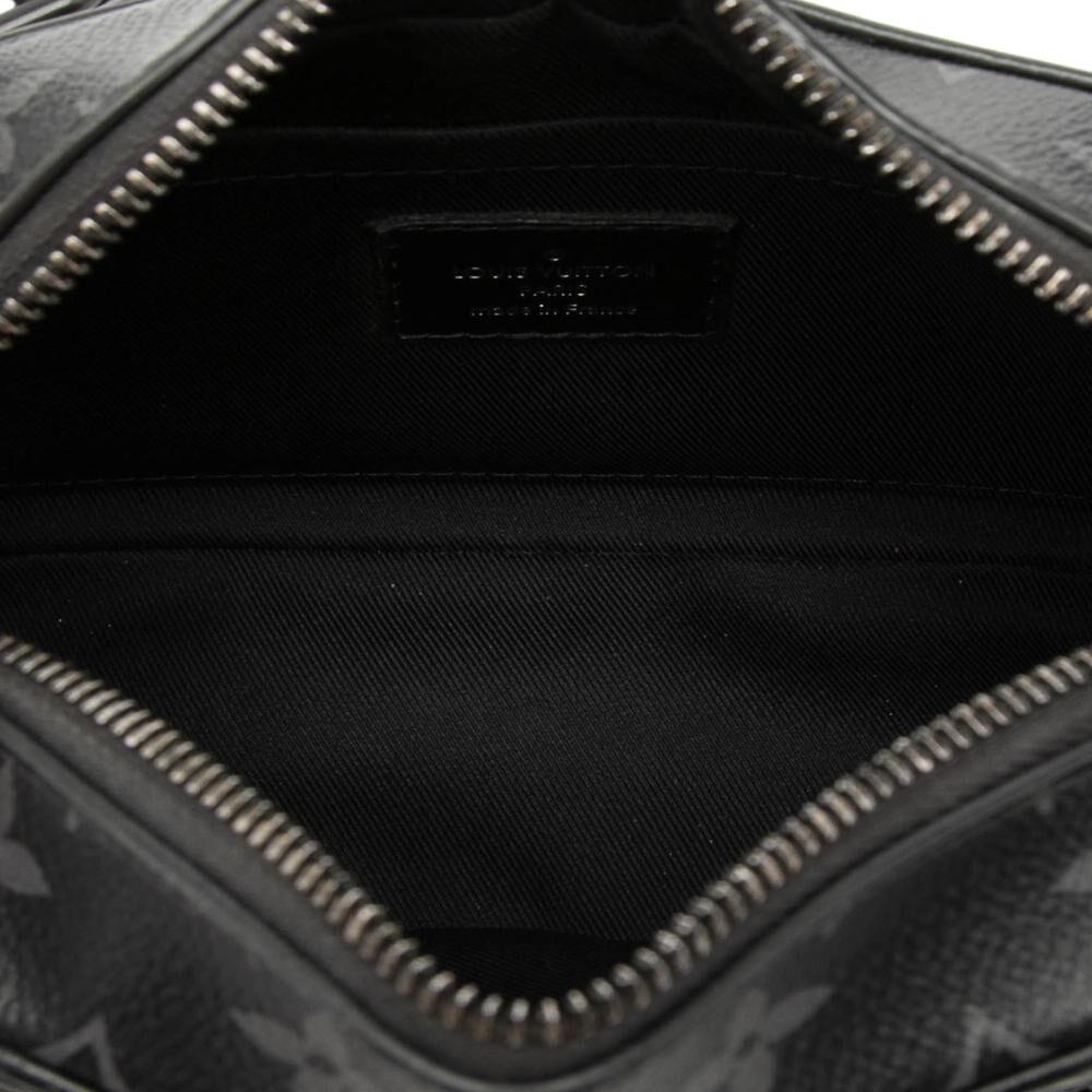Louis Vuitton Shoulder Bags