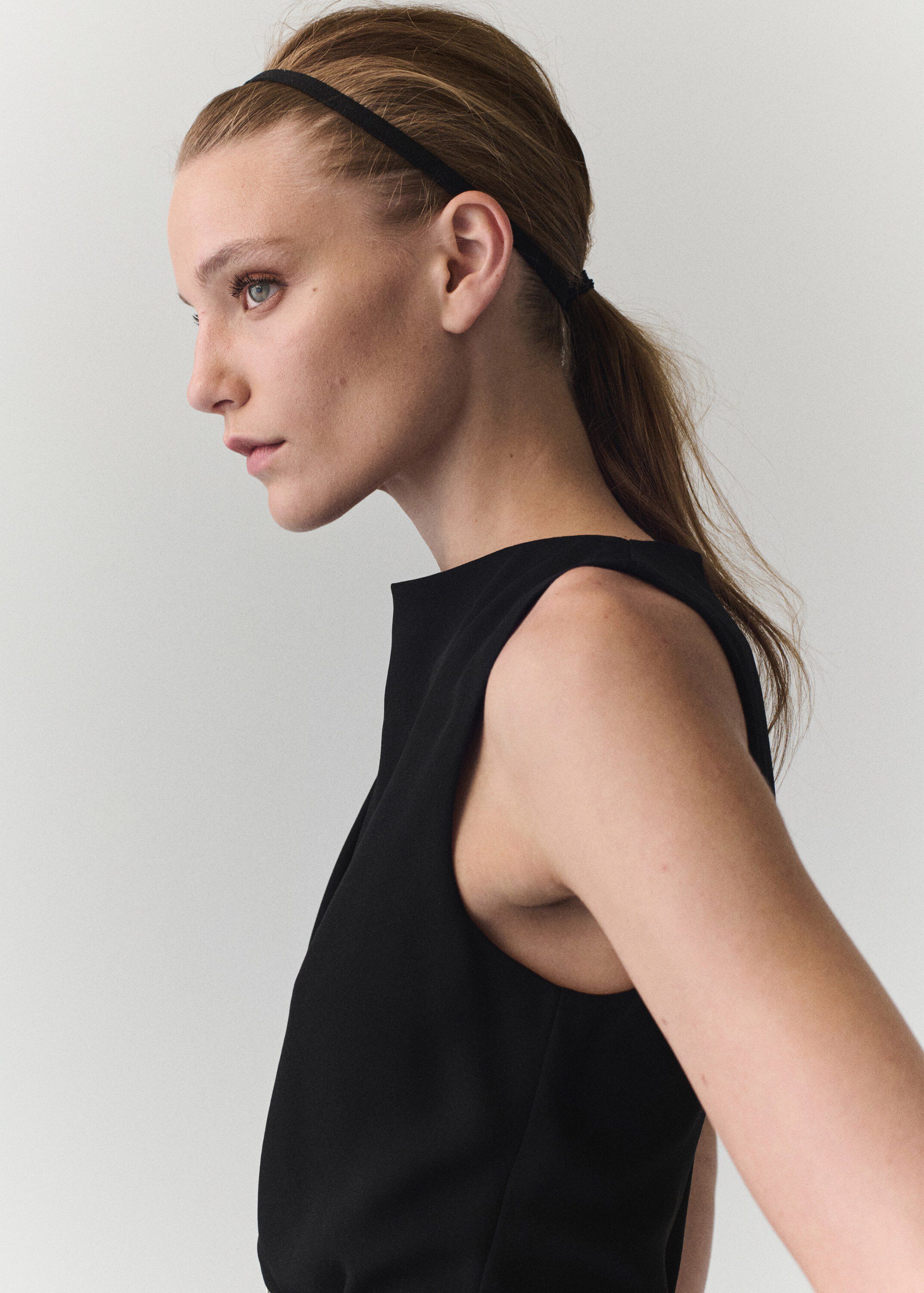 Straight-fit jumpsuit with belt
