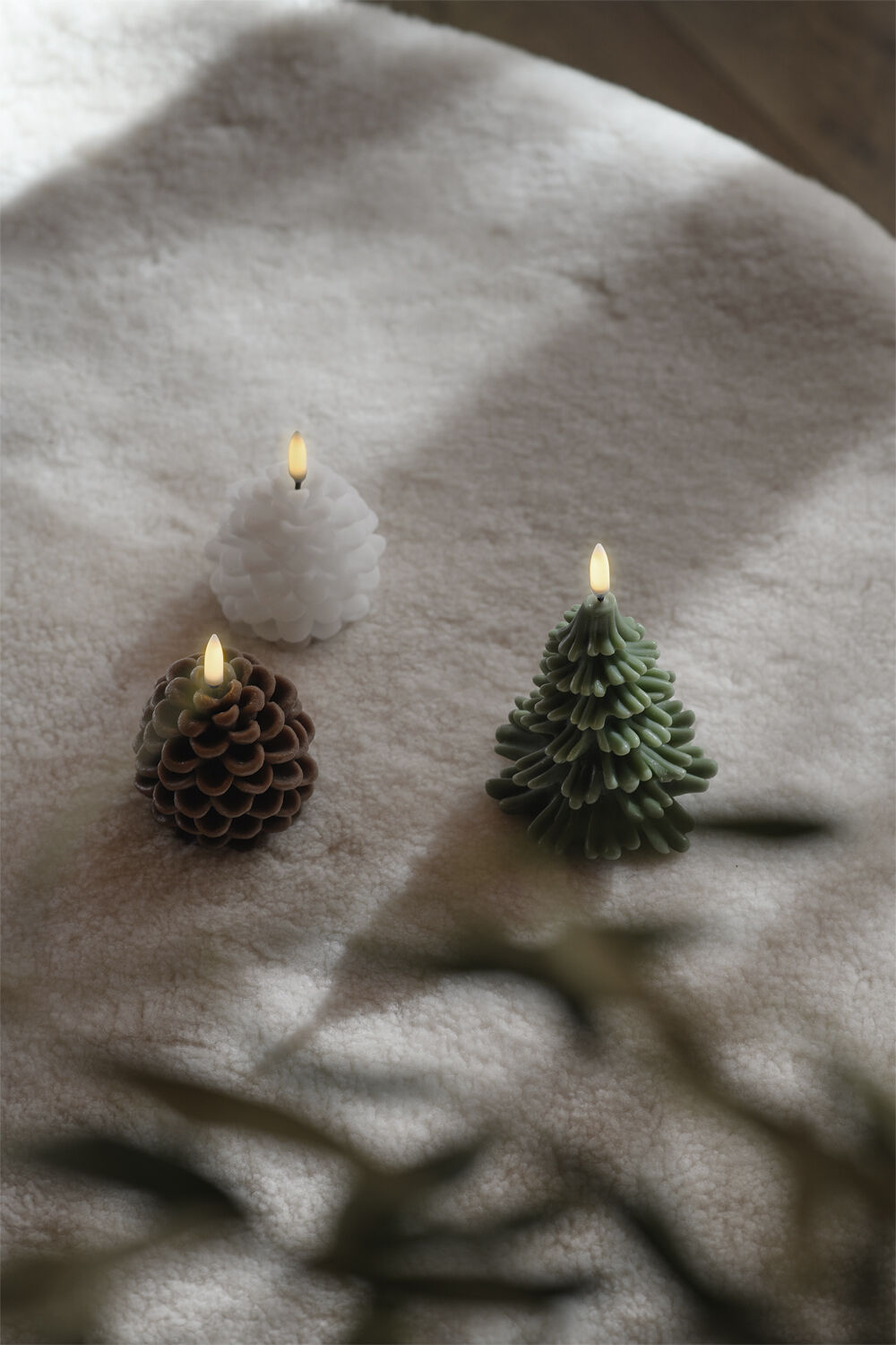 LED candle Pine cone, Brown, Smooth, 7x7 cm