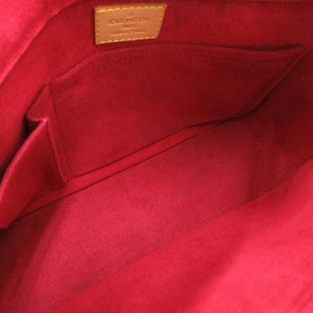 Louis Vuitton Shoulder Bags