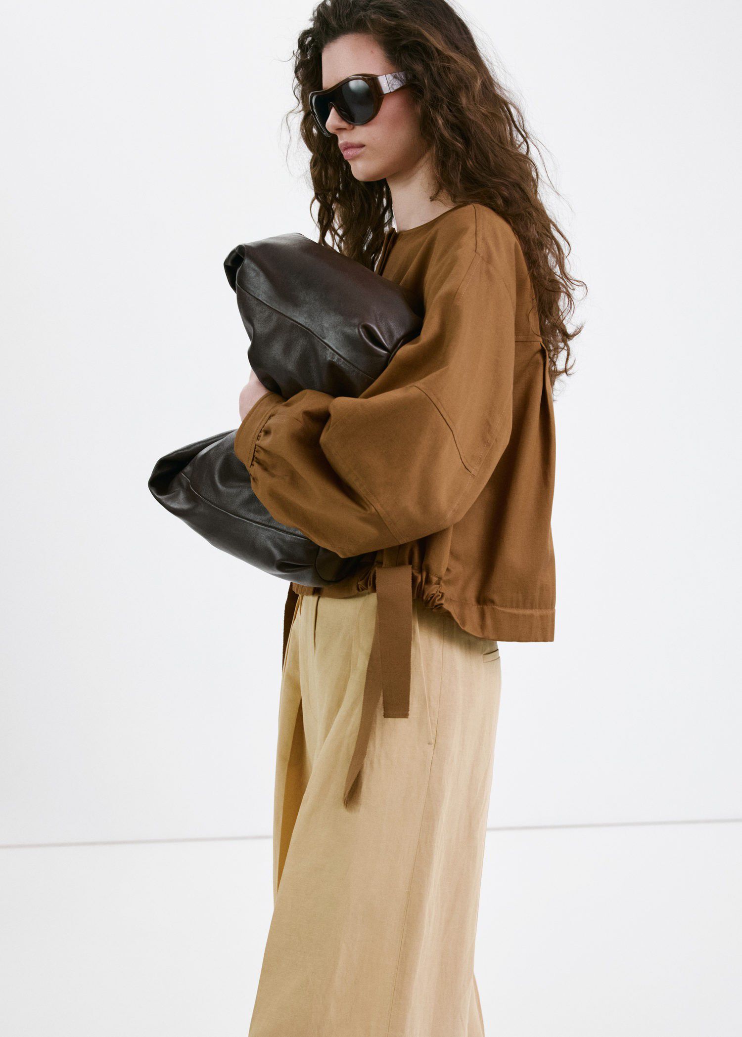 Straight mid-rise trousers