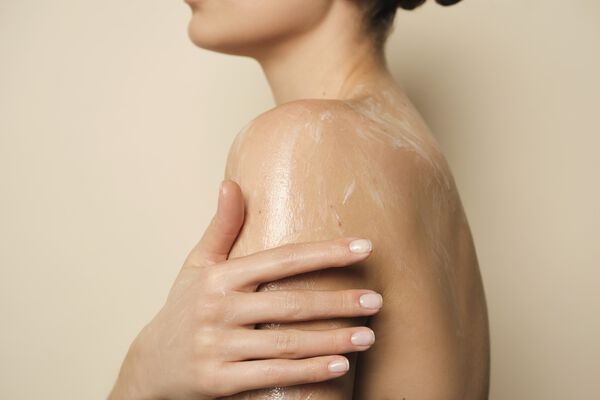 The Retreat Purifying Cream Oil Body Wash