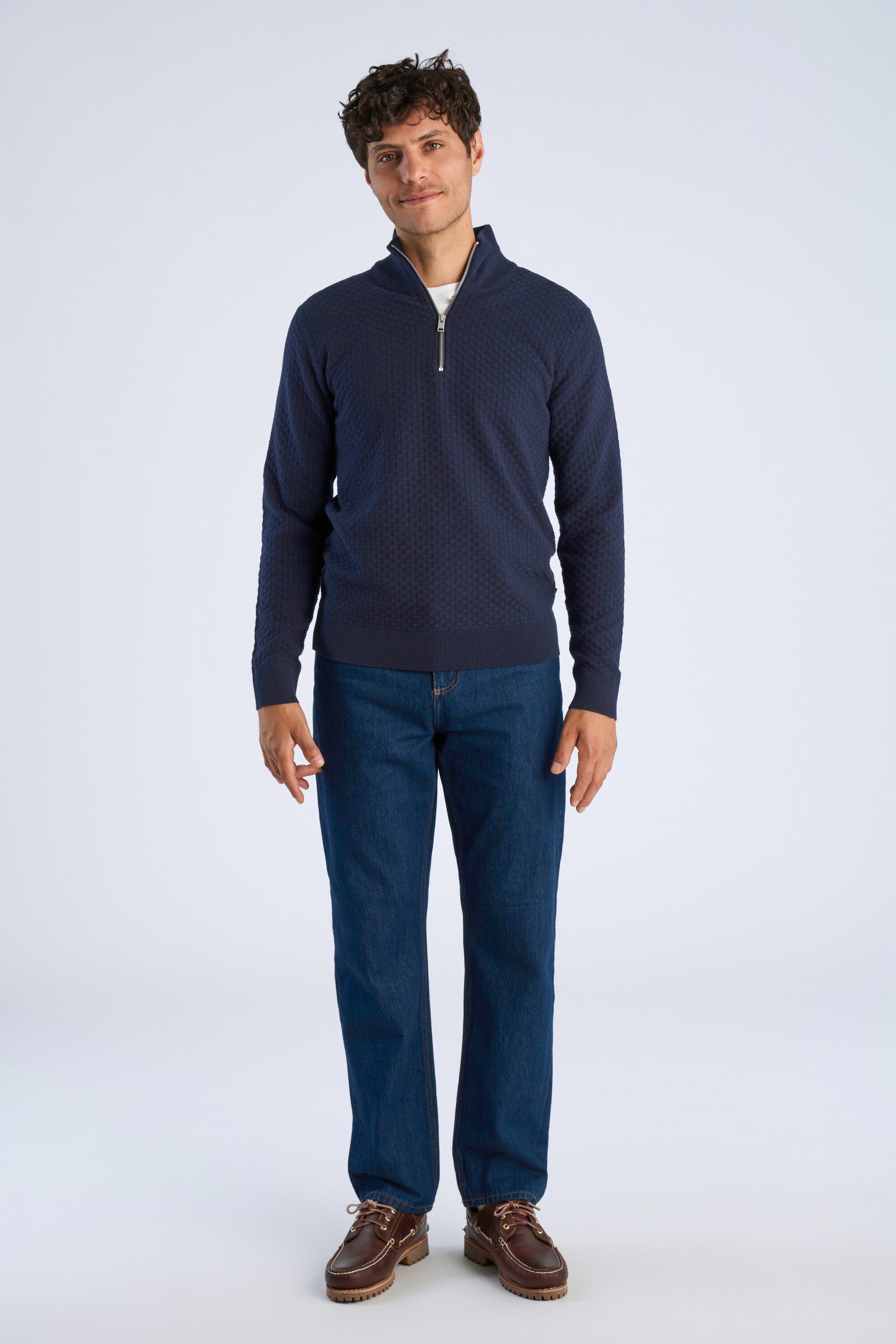 Structure half zip
