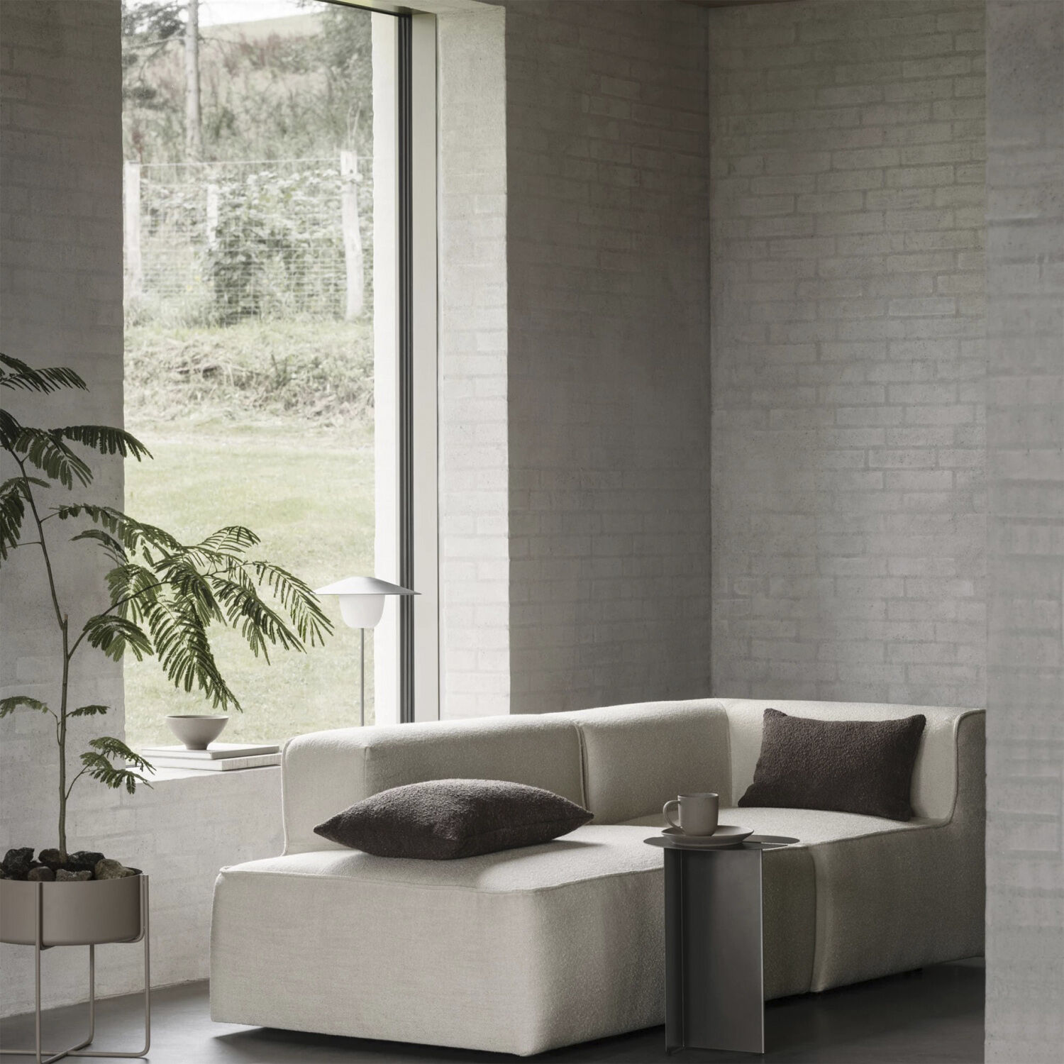 Side table -ORU- Colour Burned Metal Size S &Oslash; 35cm