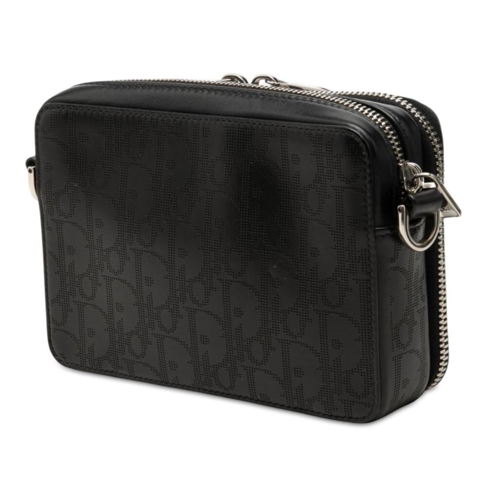 Crossbody tasker
