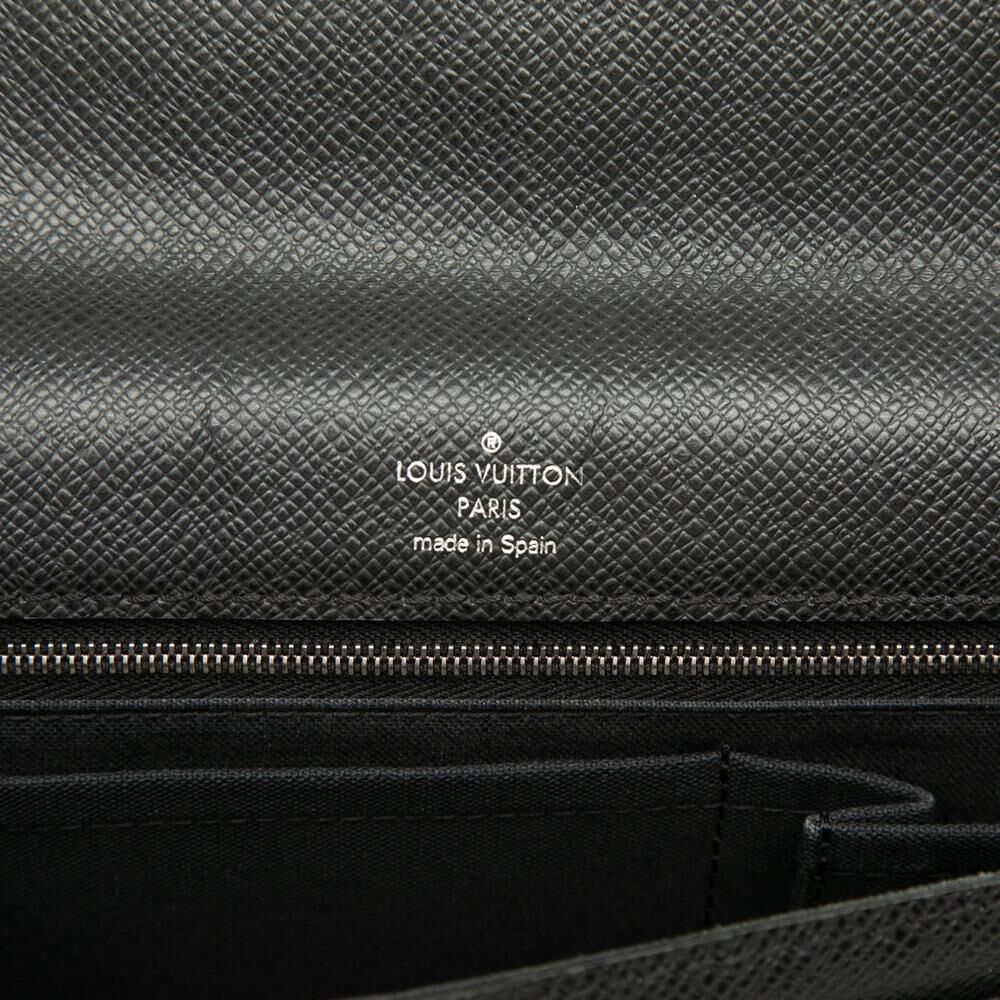 Louis Vuitton Clutch