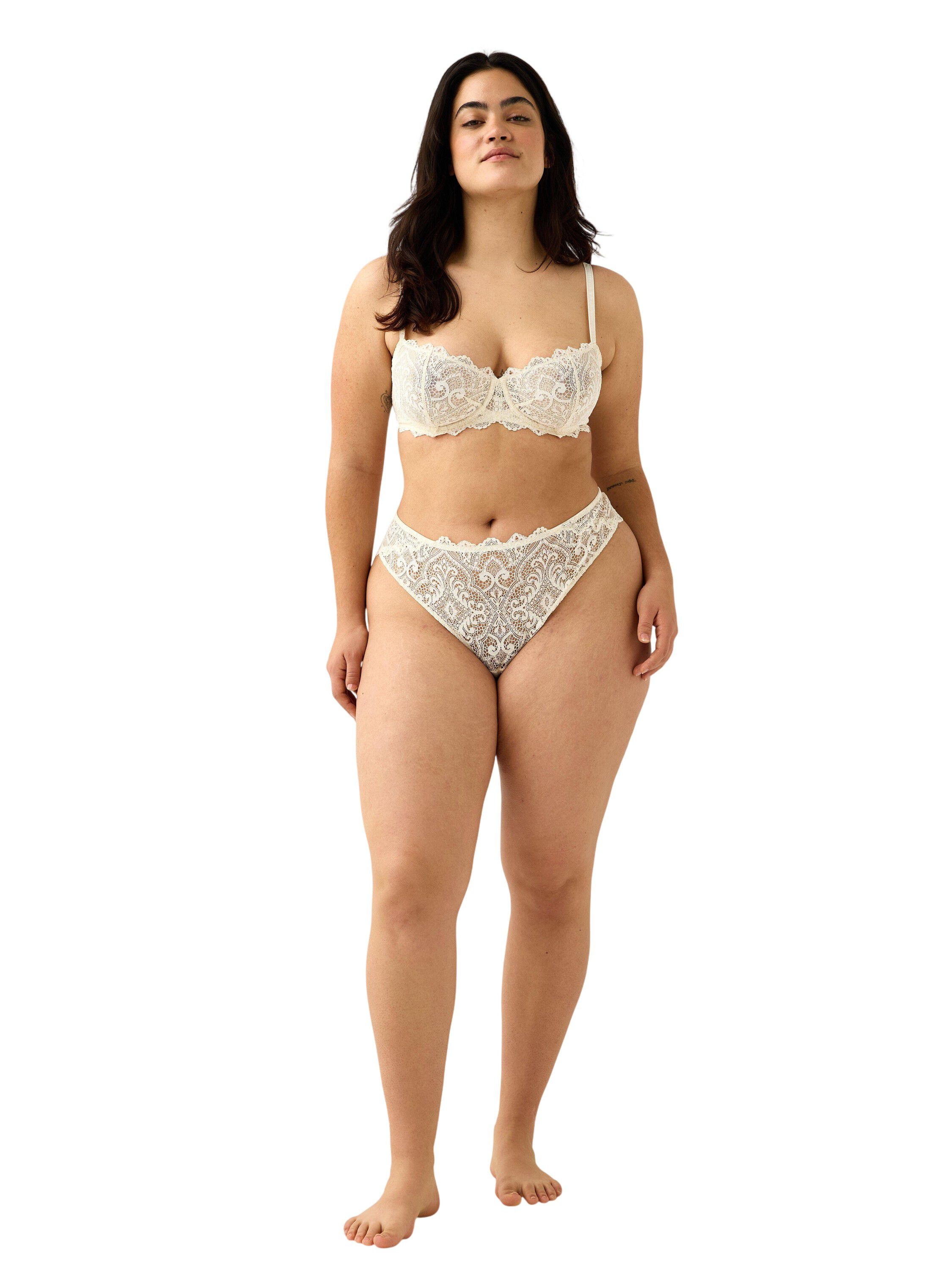 Brazilian briefs in lace with regul