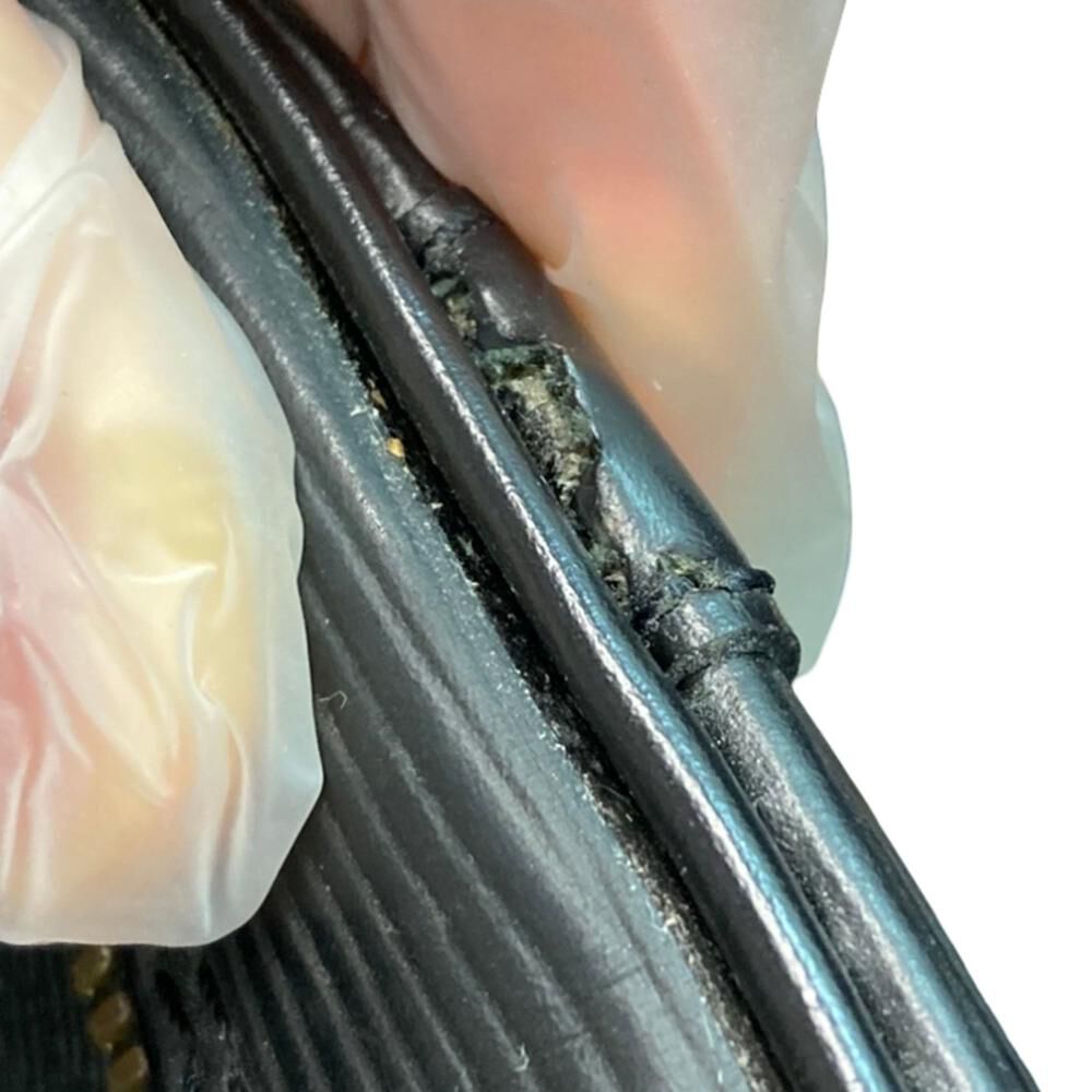 Louis Vuitton Porte Documents Voyage