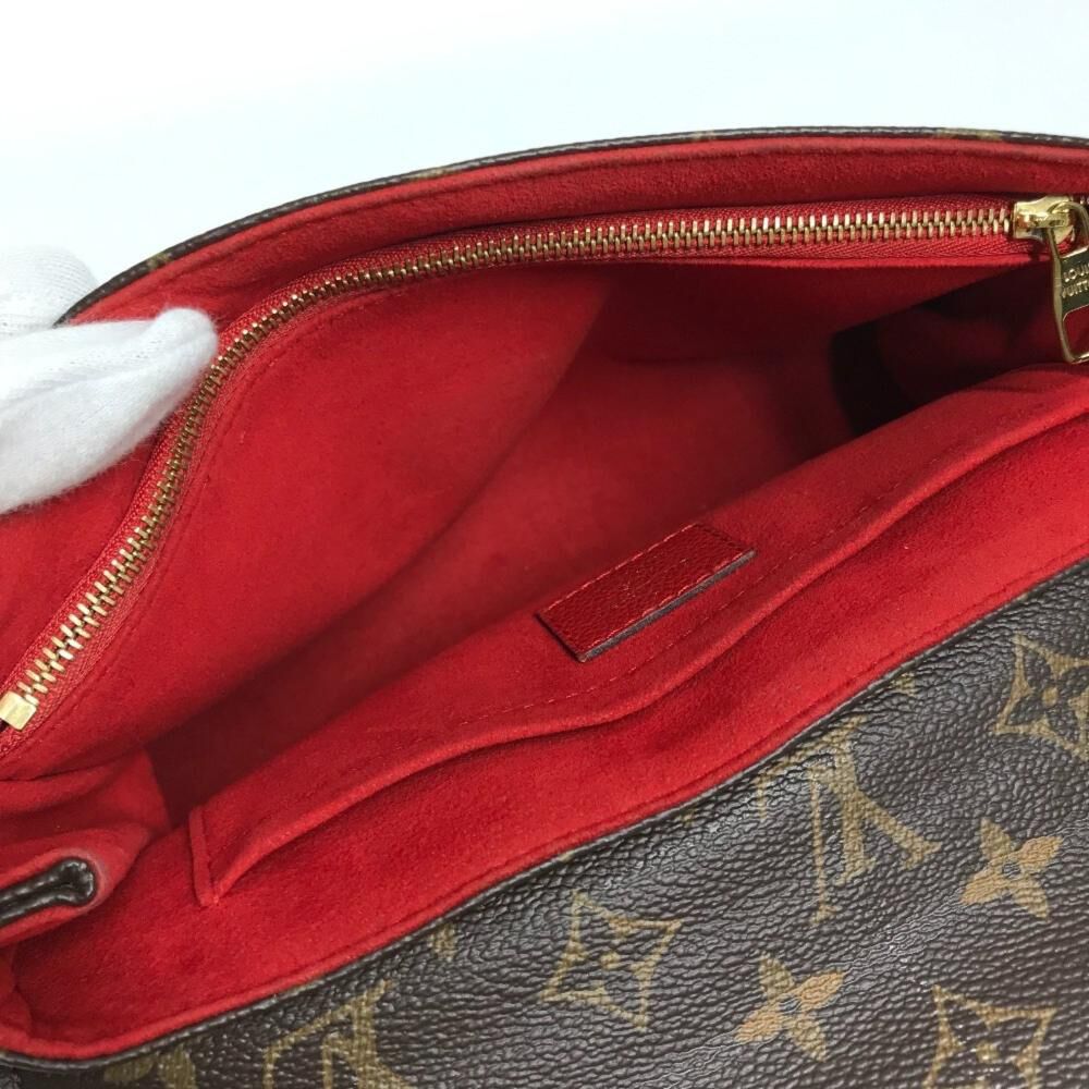 Louis Vuitton Shoulder Bags