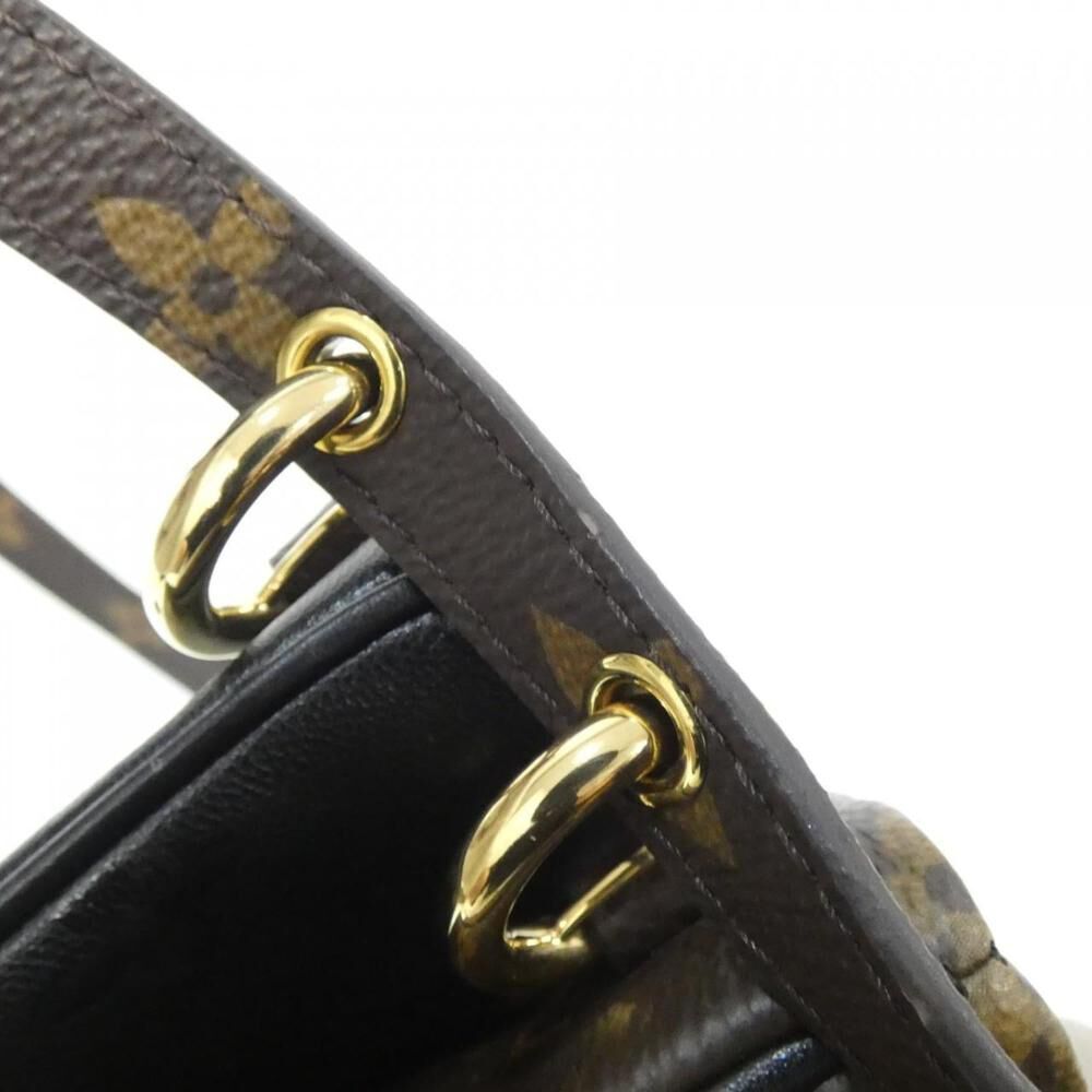 Louis Vuitton Shoulder Bags