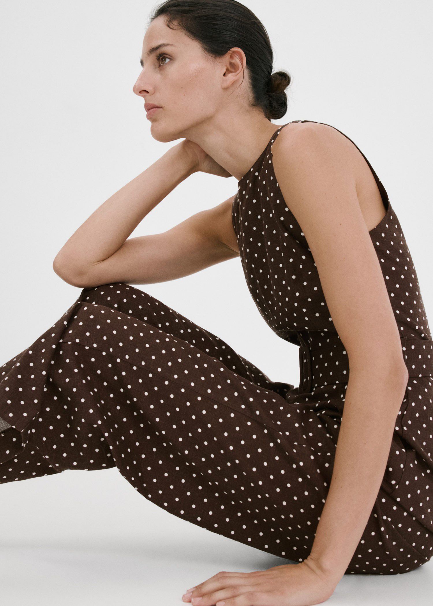 Linen jumpsuit with polka-dot belt