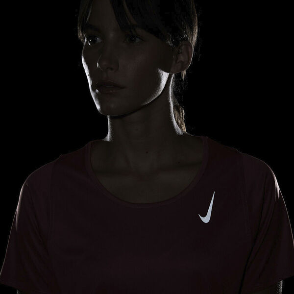 Dri Fit Race Lobe T Shirt