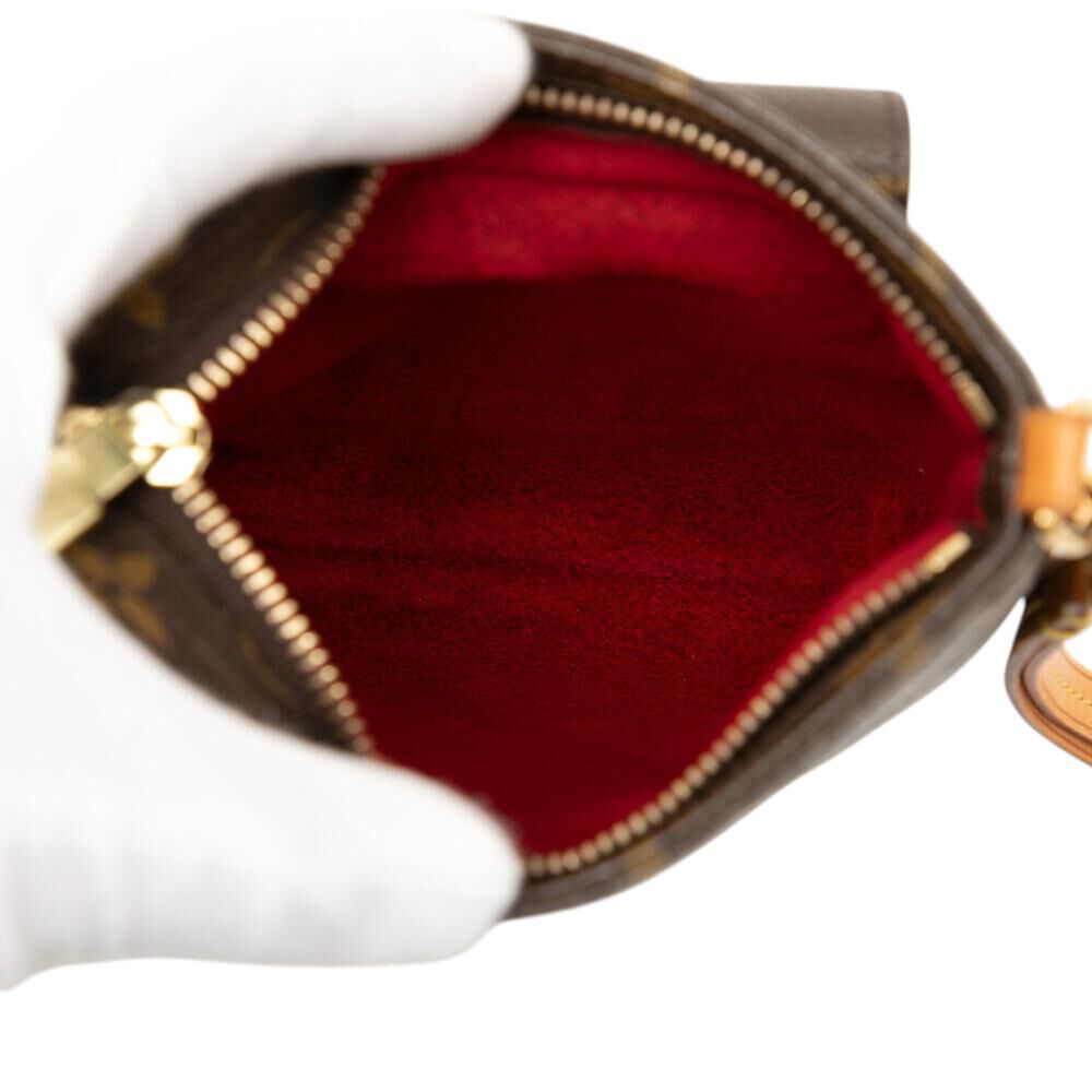 Louis Vuitton Clutch
