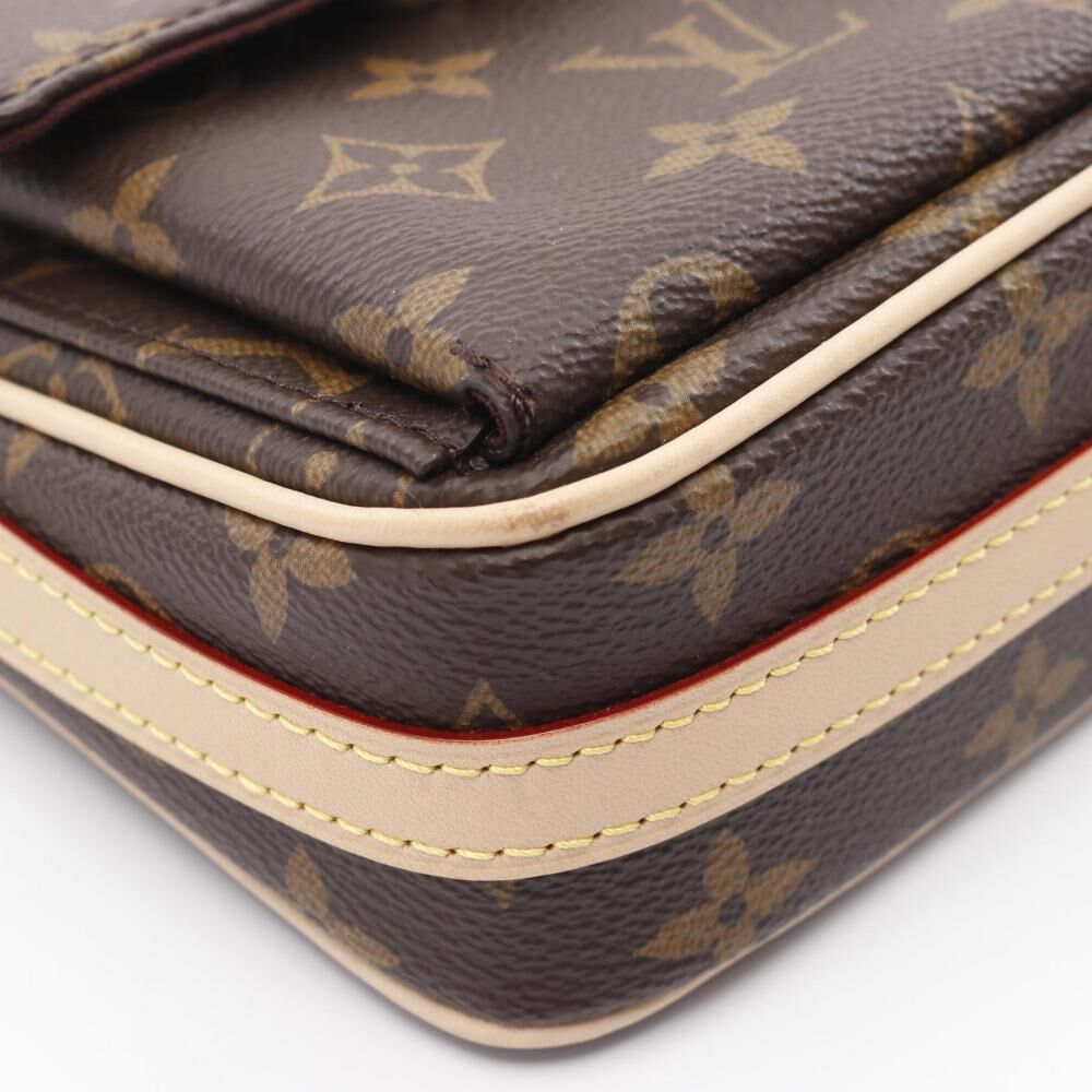 Louis Vuitton Shoulder Bags