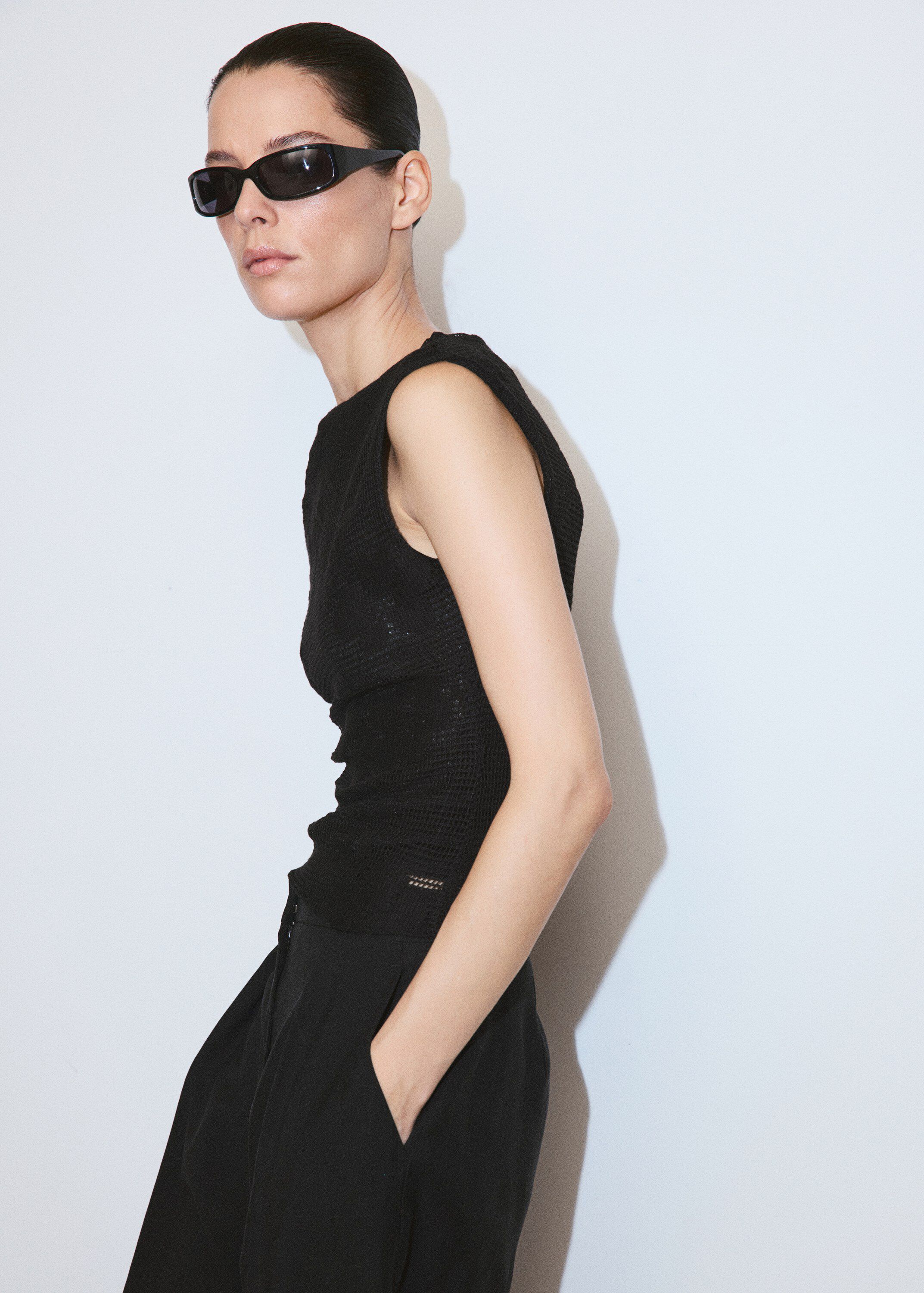 Asymmetric top with floral embroide