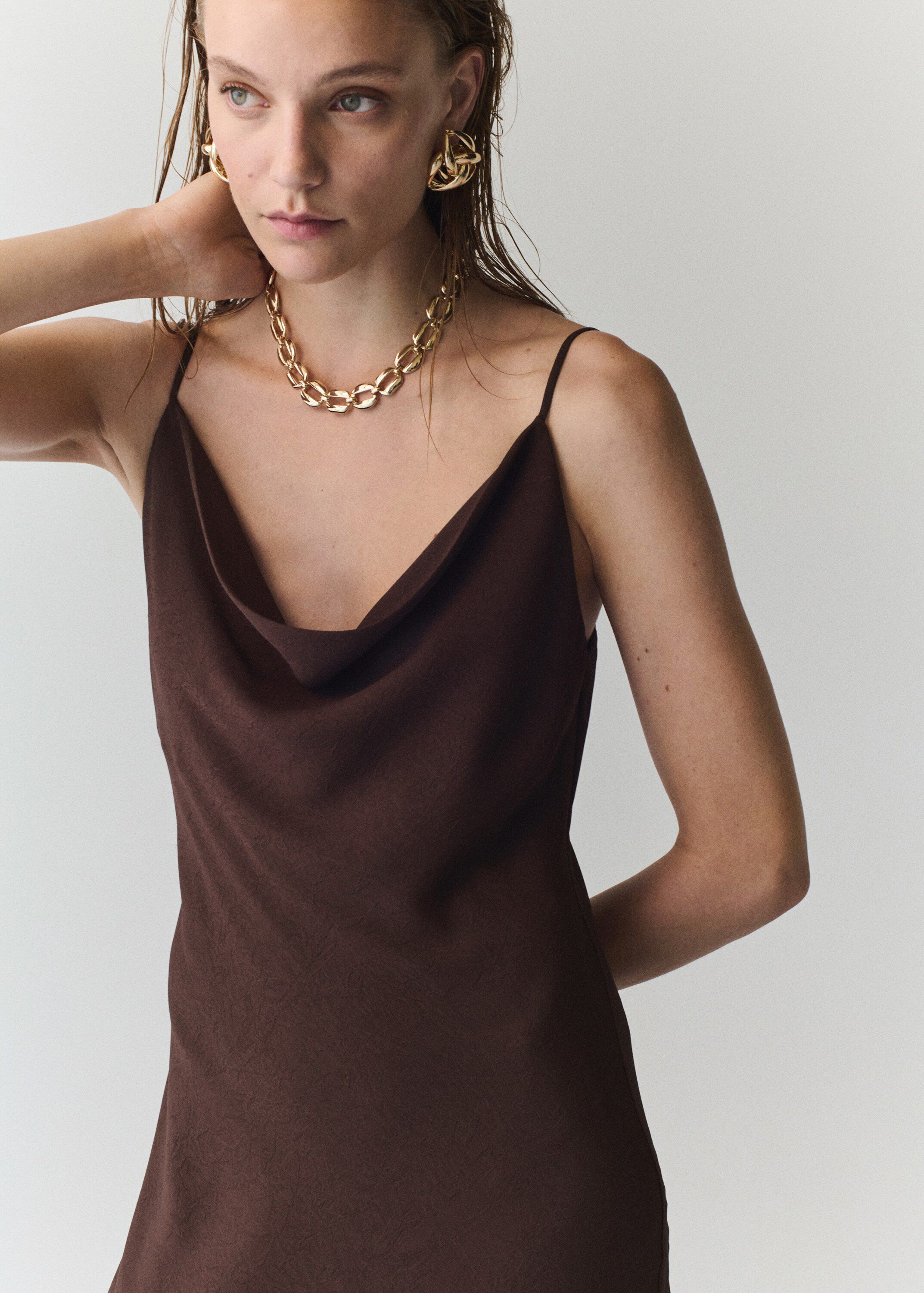 Draped dress with a crinkled effect