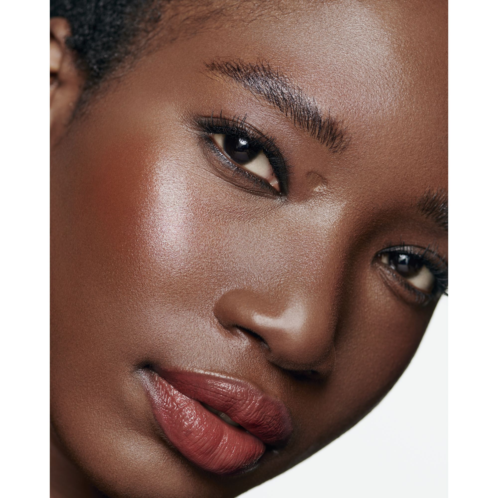 FREMH&AElig;VER FARVEN GIVER N&AElig;RING FYLDE