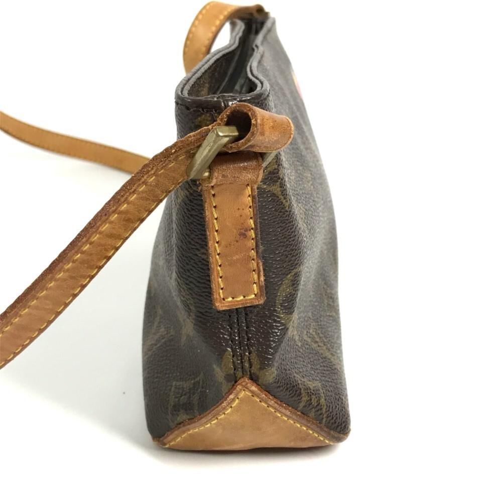 Louis Vuitton Shoulder Bags