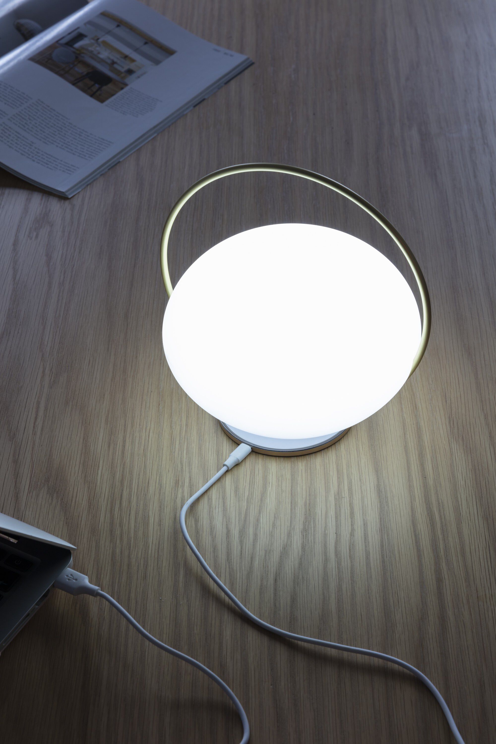Orbit portable lamp