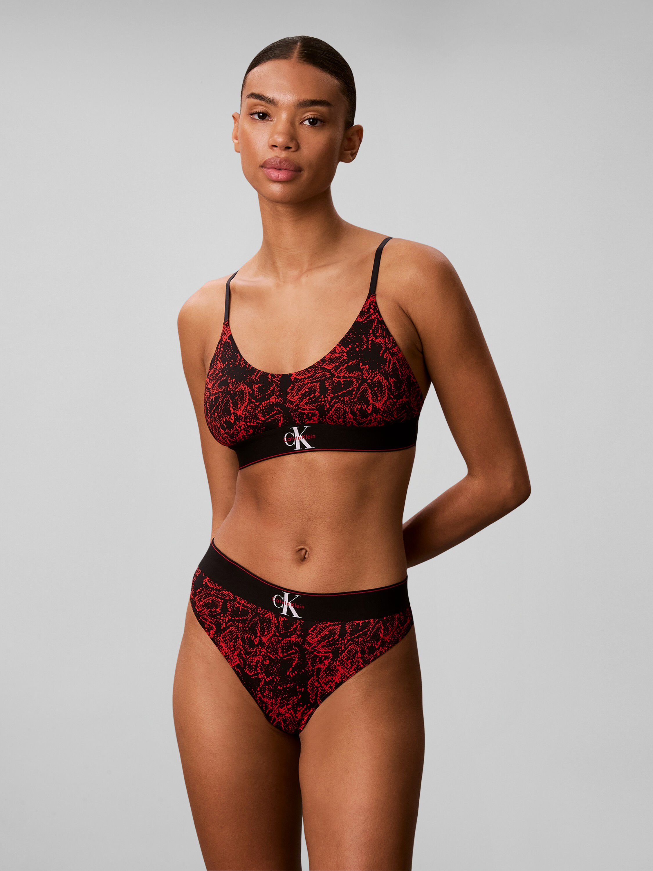 Graphic Monologo Thong