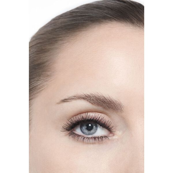All-In-One Mascara: Volume, Length, Curl And Definition