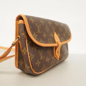 Louis Vuitton Gibeciere