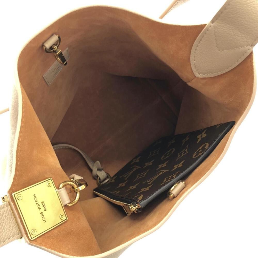 Louis Vuitton Shoulder Bags