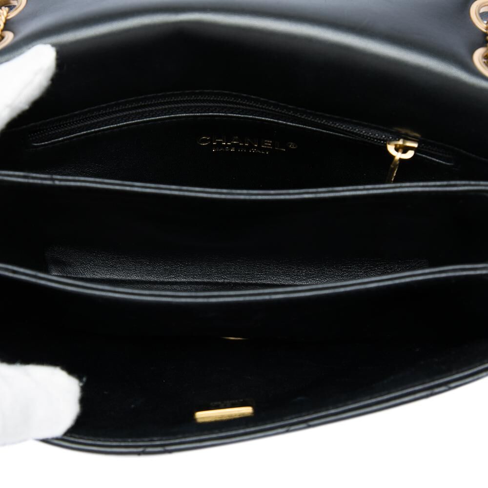 Chanel Medaillon