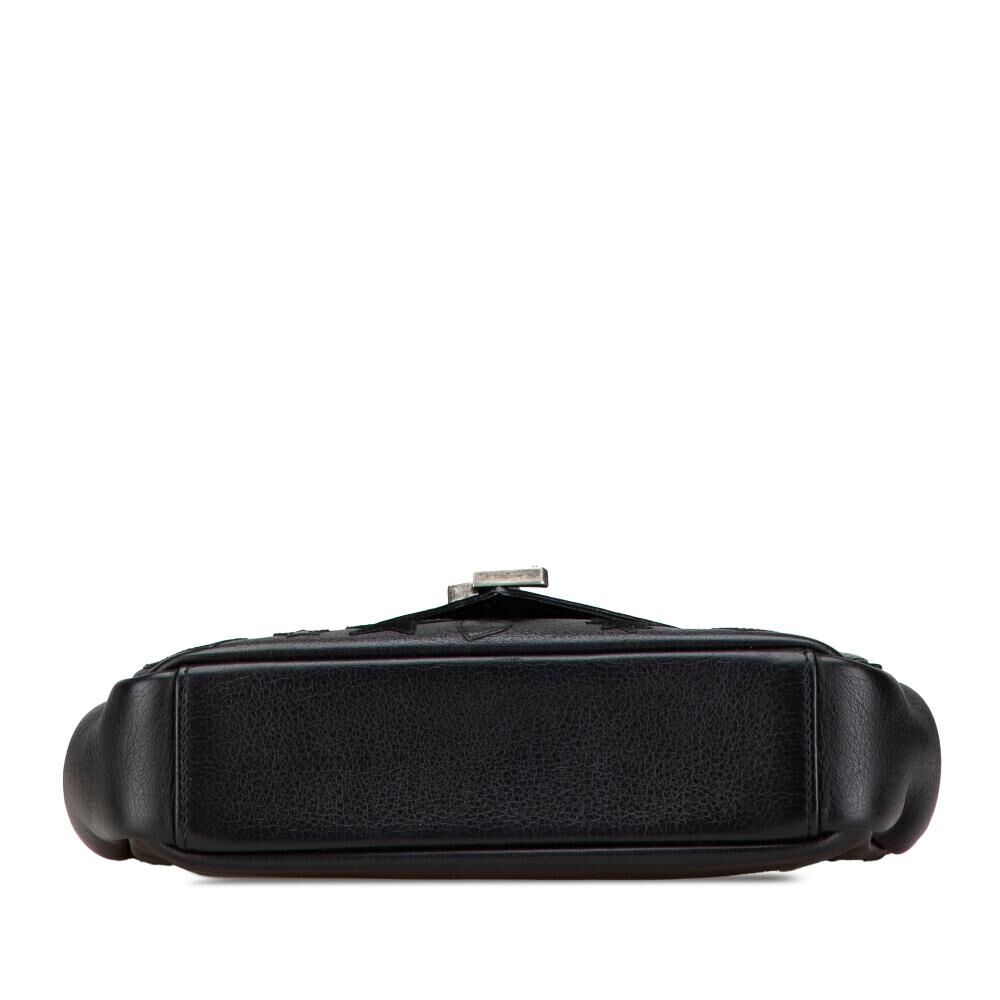 Yves Saint Laurent Shoulder Bag