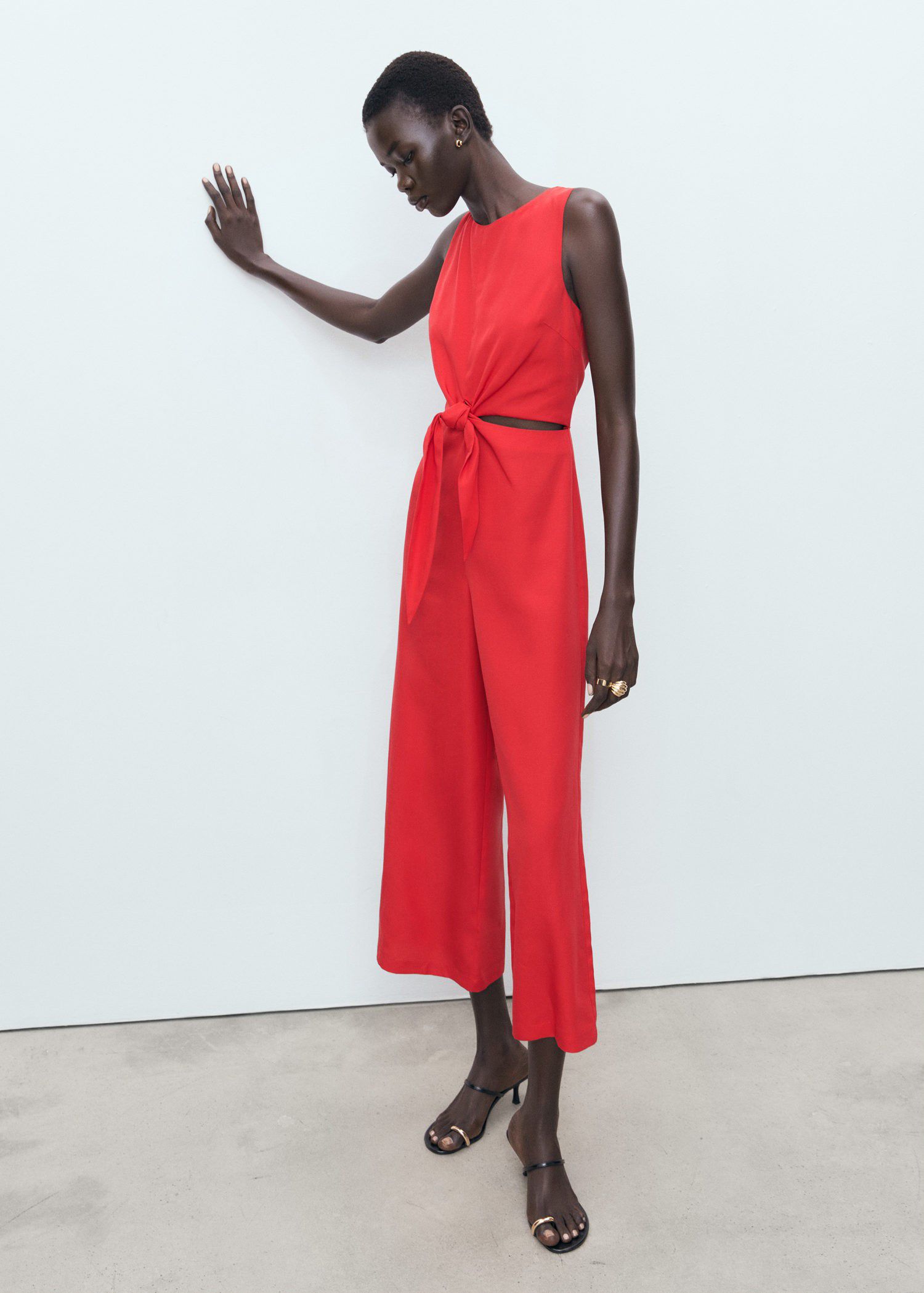 Lyocell jumpsuit cut out knot detai