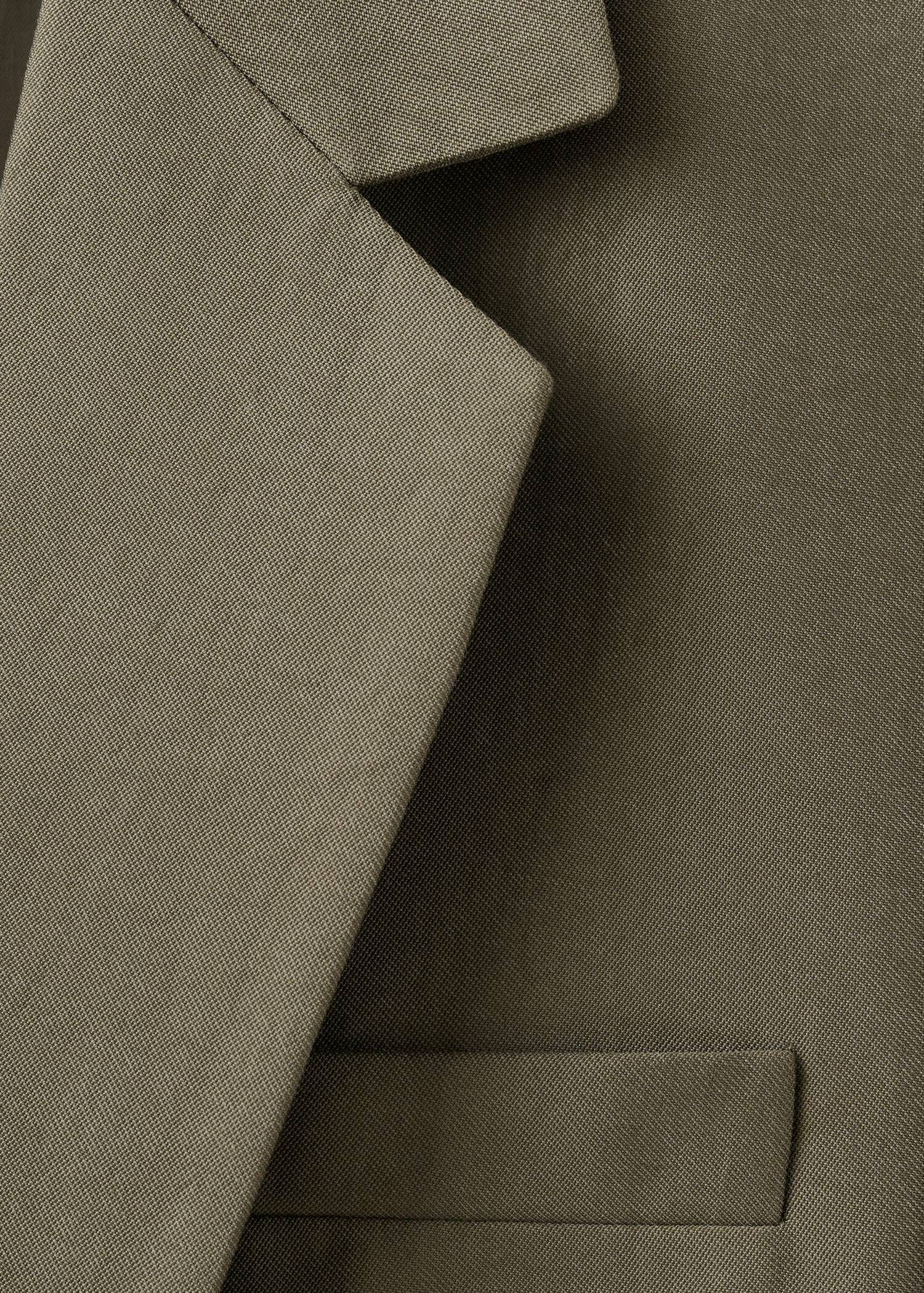 Straight suit jacket with lapel poc