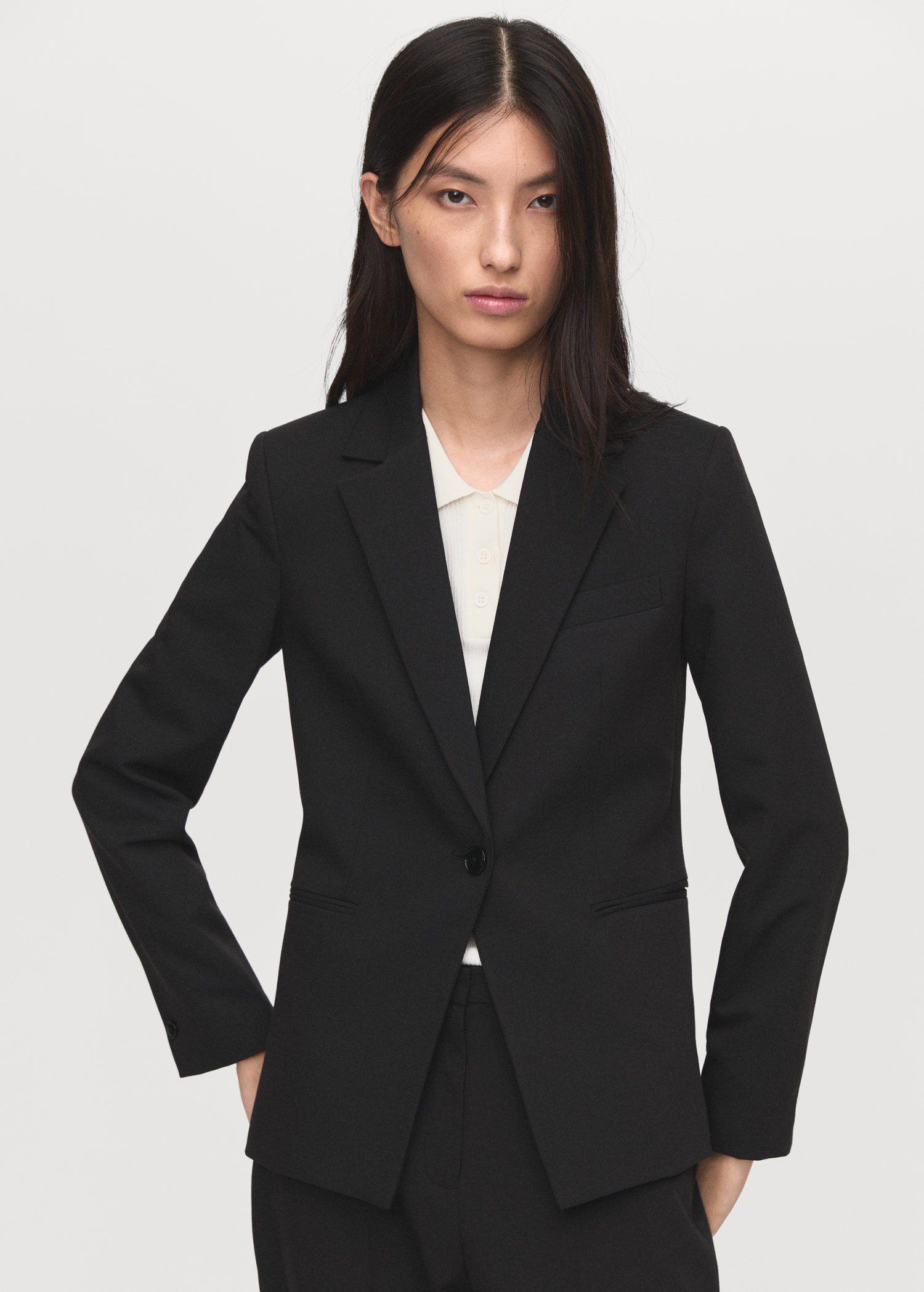 Fitted suit jacket