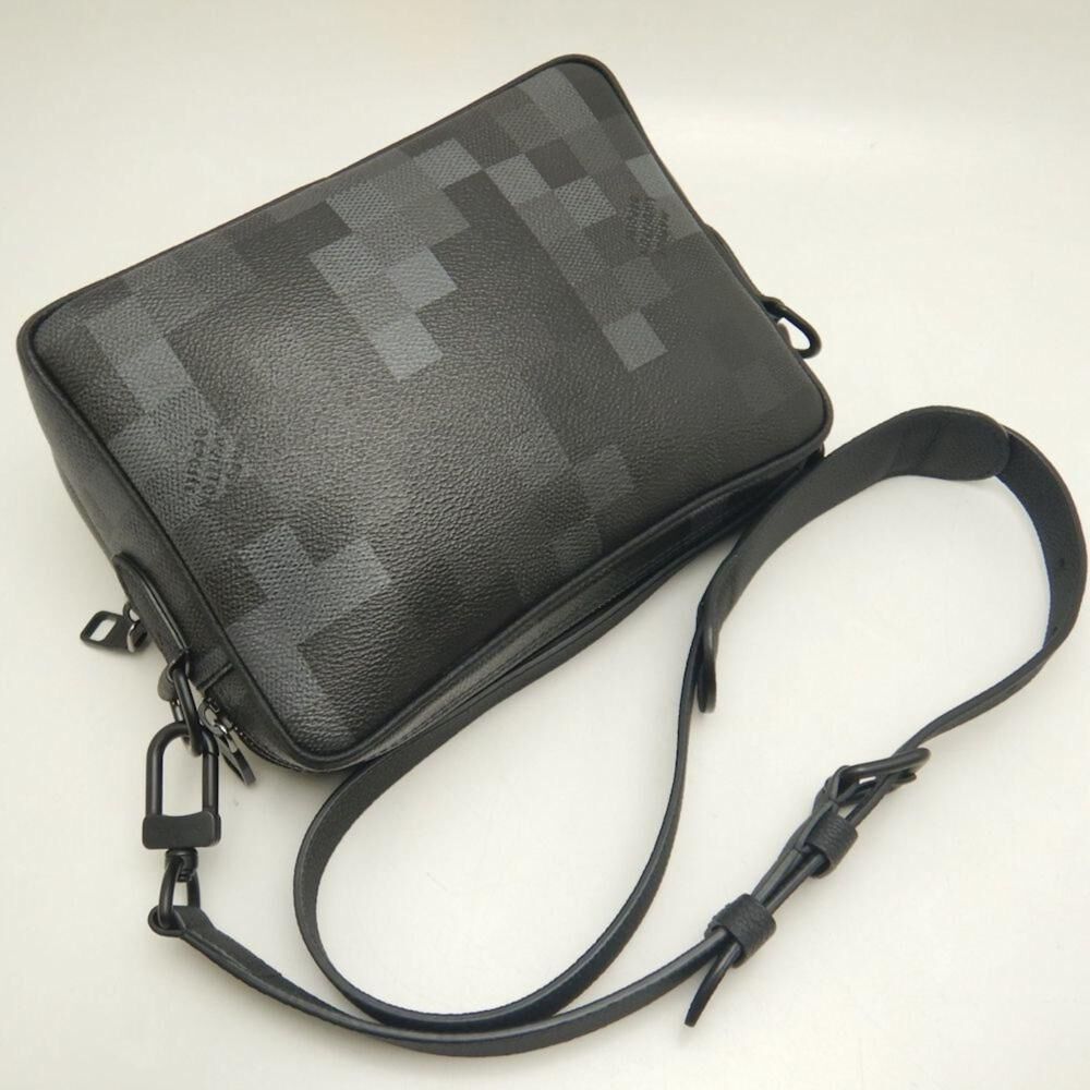 Louis Vuitton Shoulder Bags