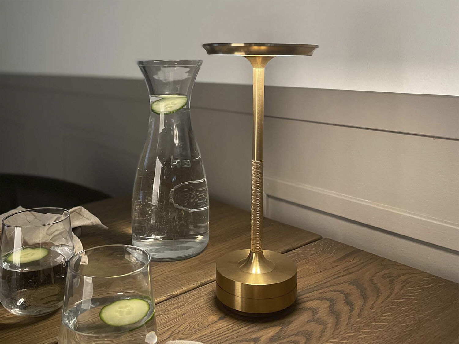 AVA Table Lamp