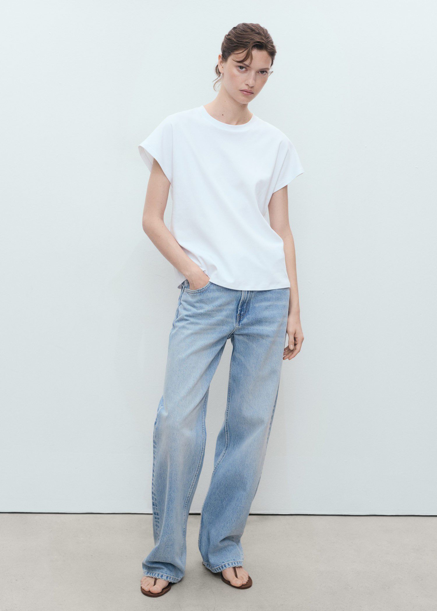 Rounded neck cotton t-shirt