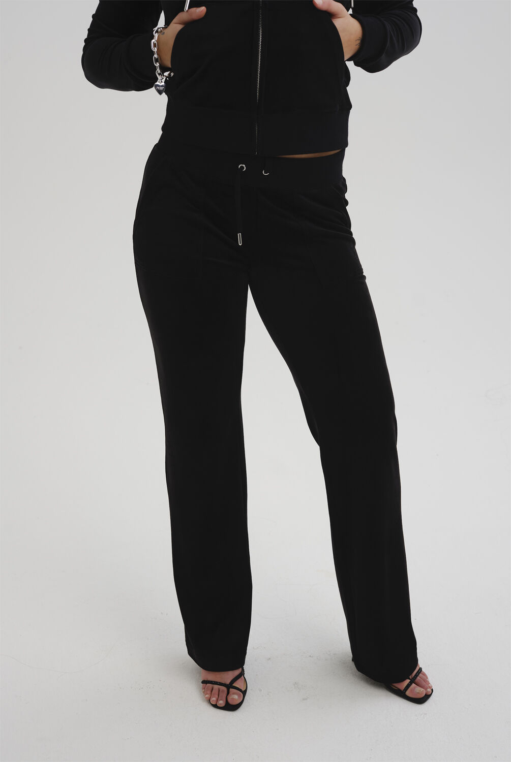 Del Ray Classic Velour Pant Pocket Design