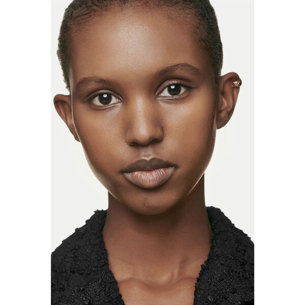 Water-Fresh Tint With Micro-Droplet Pigments. Bare Skin Effect. Natura
