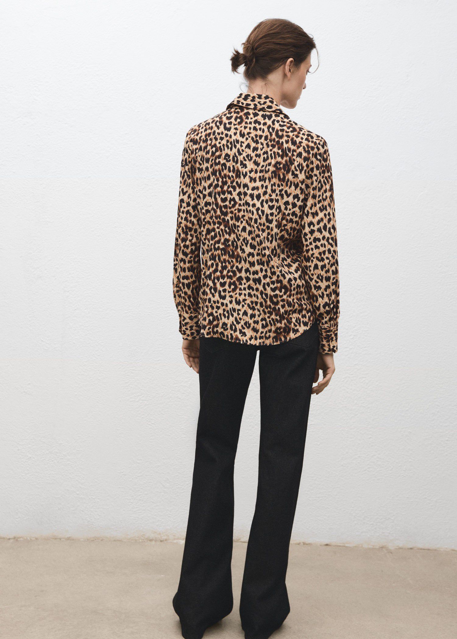 Fluid long-sleeved blouse