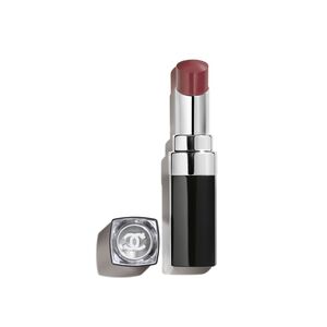 Hydrating And Plumping Lipstick. Intense, Long-Lasting Colour And Shin