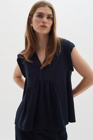 EllieIW V-Top