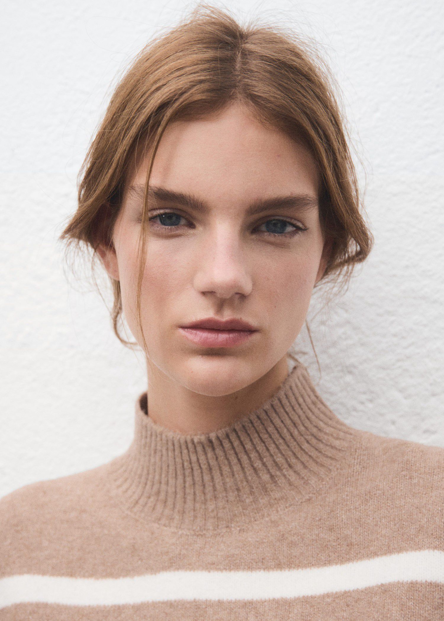 Oversized striped turtleneck sweate