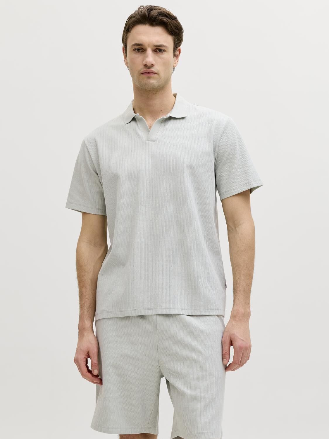 JREBDENVER SPLIT NECK SS TEE