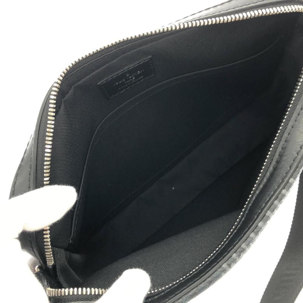 Louis Vuitton Shoulder Bags