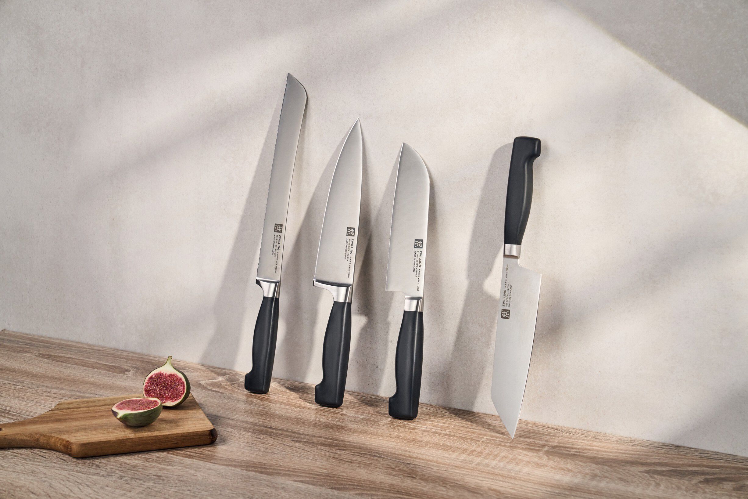 Br&oslash;dkniv 23 cm FOUR STAR